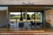 Casa em Joanopolis, vista da sala, Una Arquitetos, menção honrosa categoria profissional/ obras concluídas. Joanopolis, SP, 2005-2008.