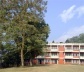 Edifício com salas de aula<br />Foto de Denise Teixeira e Luís Barbieri 