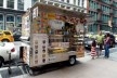 Comendo na rua, Nova York, Estados Unidos<br />Foto Michel Gorski 