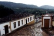 Vista do Casario destacando também, ao fundo e acima, a Serra São José envolvida pela Mata Atlântica [acervo do autor]