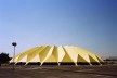Palácio de Exposições do Parque Anhembi, pavilhão de exposições, arquitetos Jorge Wilheim, Miguel Juliano e Massimo Fiocchi, São Paulo, 1963-1972<br />Foto Nelson Kon 