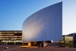 Câmara Legislativa do Distrito Federal, volume do plenário, Brasília DF, 1989-2007. Projeto Paulista de Arquitetura<br />Foto Nelson Kon 