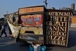 Carro lanchonete em frente ao Coliseu<br />Foto Fabio José Martins de Lima 