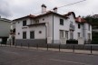Fig. 01 – Villa Hortênsia: fachada Norte voltada para rua, e fachada Poente<br />Foto Mónica Romãozinho 