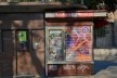 Contrastes, abrigo de ônibus e quiosque no centro urbano de Roma<br />Foto Fabio José Martins de Lima 