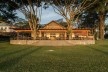 Cobertura da varanda do Yacht Clube Santo Amaro, São Paulo SP, arquiteta Vera Lúcia Domschke<br />Foto Lauro Rocha 