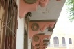 Detalhes arquitetônicos em rua de Mindelo<br />Foto Paula Janovitch 