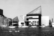 Figura 18 – Aquário Nacional de Baltimore, uma das principais "ancoras" da revitalização do Inner Harbor. Arquitetos: Cambridge Seven. <br />Foto V. del Rio 