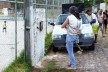 Grupo das pessoas encarregadas de realizar a limpeza na Comunidade Alto da Torre<br />Foto Simone Costa 