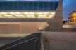 Museu Nacional dos Coches, relação do anexo com o entorno, Lisboa. Arquiteto Paulo Mendes da Rocha, MMBB arquitetos e Bak Gordon arquitetos<br />Foto Fernando Guerra  [FG+SG Architectural Photography]