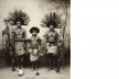 Retrato de três índios com cocar, arco e flechas, 1910<br />Foto Vincenzo Pastore 