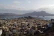 Mindelo, vista da Baía do Porto Grande a partir do bairro Chã de Alecrim, em que se percebe a relação da cidade com a paisagem envolvente<br />Foto Marcela Santana, 2016 