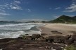 Costão da praia do Siriú, Garopaba SC<br />Foto José Tabacow 