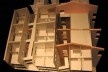 Vista da maquete em construção onde se nota a implantação da nova estrutura arquitetônica com a preservação do parcelamento preexistente<br />Imagem dos autores do projeto 