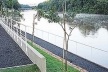 Rua do Porto, liberação da margem para implantação de trilha para pedestres, caminhos de pescadores e para replantio de vegetação nativa<br />Foto dos colaboradores do projeto 