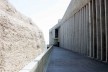 Lugar de la Memória, la Tolerância y la Inclusión Social, vista do acesso ao museu voltado a encosta, Lima, Perú. Arquitetos Barclay & Crousse<br />Foto Bruno Carvalho, abr. 2017 