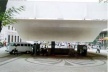 Praça do Patriarca, São Paulo, 2002. Cobertura de Paulo Mendes da Rocha<br />Foto da autora 
