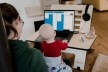 Mãe em home office<br />Max Pixel  [Creative Commons]