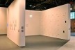 Exposição Território de Contato, Marcos Acayaba e Nicolás Robbio (módulo 2), curadoria Marta Bogéa e Abilio Guerra, Sesc Pompéia, 2013<br />Foto Juan Guerra 