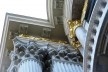 Detalhe dos capitéis e torreão direito<br />Foto Eliane Lordello 