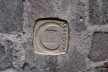 A marca da calçada indicando o circuito Cézanne, circuito Cézanne em Aix-en-Provence, 1994<br />Foto Angela Moreira 