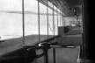 Cidade operária "Channel Heights", San Pedro, Califórnia, EUA. Interior do edifício das lojas<br />Foto divulgação 
