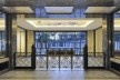 Separating the main floor of the hall of honor, a wrought iron fence inevitably attracts the gaze<br />Foto Georges de Kinder  [Ma² - Metzger and Partners Architecture]