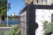 Monumento A Pedra do Reino, no Parque Solon de Lucena, com artefatos à prova de vandalismo que se misturam à obra de arte, tornando-a agressiva<br />Foto Patrícia Alonso de Andrade, 2010 