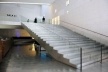 Casa da Música, escadaria e acesso lateral ao bar, Porto, 2005. Arquitetos Rem Koolhaas e Ellen van Loon / OMA<br />Foto Junancy Wanderley 