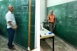 Oficina de Modelos, 13 de fevereiro, tarde, à esquerda, Marcos Acayaba e Tata Barossi comentando o projeto do MuBE<br />Fotos Abilio Guerra 