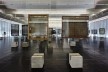 Cavaletes de vidro reconstruídos, exposição montada. Metro Arquitetos Associados