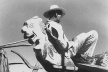Marcel Gautherot, "Homem recostado em uma carranca de proa", fotografia, 1946  [Acervo Instituto Moreira Sales]