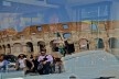 Contaminações, patrimônio refletido em janela de ônibus urbano, parte do Coliseu<br />Foto Fabio José Martins de Lima 