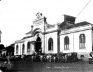 Figura 24 - Estação Ferroviária de Jahu. Uma grande porta e um grande relógio, culminando o eixo ascendente de organização do espaço urbano. [Arquivo Ivan Claudio Domingues dos Santos]