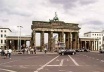 Portão de Brandenburgo. Fonte: Cartão postal, 2002. <br />Foto Mario Lupano 