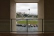 Passarela ao ar livre por sobre o portão monumental, com vista para a cidade. Museu do Futebol, arquiteto Mauro<br />Foto Nelson Kon 