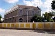  Armazéns e antigas oficinas da Cia Docas de Santos, construídas com o excedente de pedras do desmanche do Morro de Outerinhos para a construção do cais