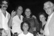 Ítalo entre amigos do Patrimônio. Da esquerda para direita Eurico Calvente e filha, Ítalo Campofiorito, Lélia Coelho Frota, Dora Alcântara e Augusto da Silva Telles e, no centro, Lia Motta, Rio de Janeiro<br />Foto Dina Lerner, 1980  [Acervo particular Lia Motta]