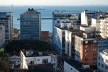 Centro Histórico de Salvador, cidade baixa, panorama com prédios e ao fundo a Baía de Todos os Santos com a Ilha de Itaparica bem ao fundo<br />foto Fabio Jose Martins de Lima 