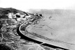 Figura 09 – Le Corbusier, Plano Obus, urbanização para a cidade de Argel, Argélia, 1930. Inter-relações entre o grande bloco e as demais edificações [Le Corbusier – Suite de l´oeuvre complete 1929 – 1934, Zurich, 10ª ed., 1984, p. 141]