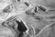 Figura 11 – Le Corbusier, Durand, 1933. As pequenas edificações acompanham a desenho natural do terreno, enquanto que os grandes blocos repousam em platôs horizontais [Le Corbusier – Suite de l´oeuvre complete 1929 – 1934, Zurich, 10ª ed., 1984, p. 160]
