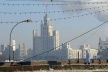 Os apartamentos Kotelnicheskaya, um dos sete edifícios neo-góticos construídos por Stalin