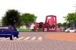 Perspectiva visualizando a escultura na praça<br />Imagem do autor do projeto 