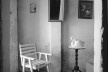 Interior de casa com cisne, Piaçabuçu AL, 1991<br />Foto Cristiano Mascaro 