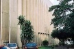 Catedral de Dom Bosco, Brasília. A catedral espacializa a convivência do público e do sagrado<br />Foto Raphael David 
