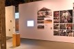 Exposição Território de Contato, Marcos Acayaba e Nicolás Robbio (módulo 2), curadoria Marta Bogéa e Abilio Guerra, Sesc Pompéia, 2013<br />Foto Juan Guerra 