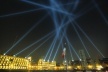 Vectorial Elevation, instalação interativa originalmente desenhada para celebrar a chegada do ano 2000 no Zócalo da Cidade do México