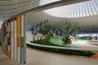 Sarah Brasília Lago Norte, área central do Centro de Apoio à Paralisia Cerebral, Brasília DF<br />Foto Nelson Kon  [LIMA, João Filgueiras (Lelé). "Arquitetura - uma experiência na área da saúde"]