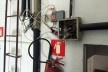Instalações elétricas e antenas, em condições irregulares a norma de manutenção de edifícios (ABNT/NBR 5674), Interior do edifício Rizkallah Jorge, 2016<br />Foto Luiz Fernando de Azevedo Silva 