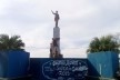 O monumento de Castro Alves na praça do poeta, em Salvador, faz parte do circuito Osmar (Campo Grande – avenida Sete de Setembro – rua Carlos Gomes). O monumento está cercado de tapumes de cor azul que contêm a inscrição “Castro Alves saúda o Carnaval 201<br />Foto Volha Yermalayeva Franco 